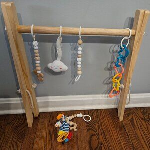 Foldable Wooden Toy Bar